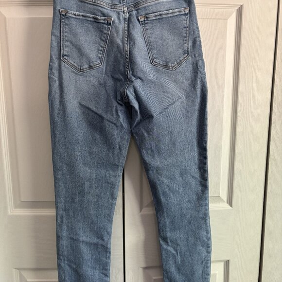 New without tags, women's Abercrombie & Fitch jeans. Size 4 - Picture 3 of 4